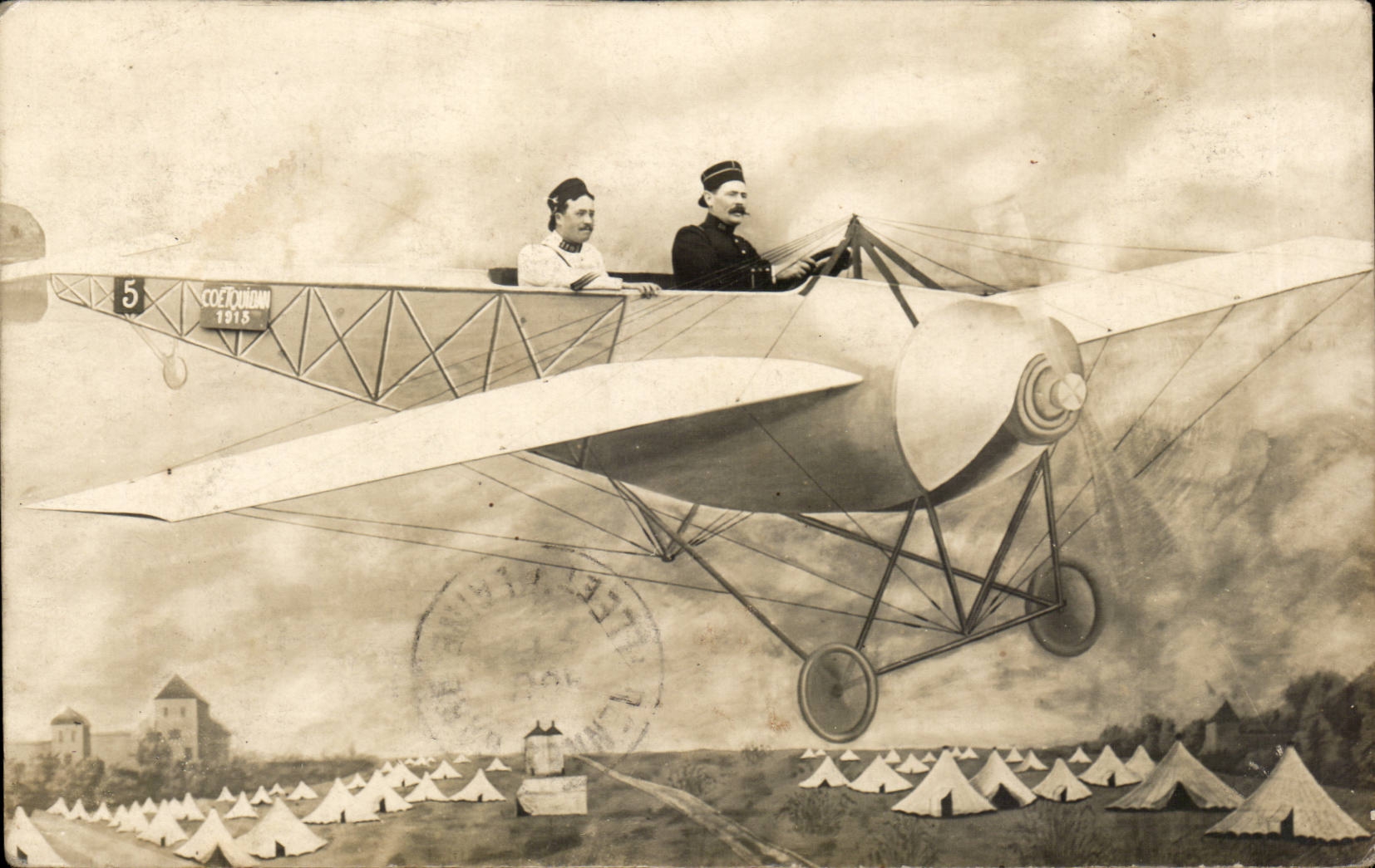 CPA Fantaisie Homme Avion Aeroplane Coetquidan 1915 Militaria