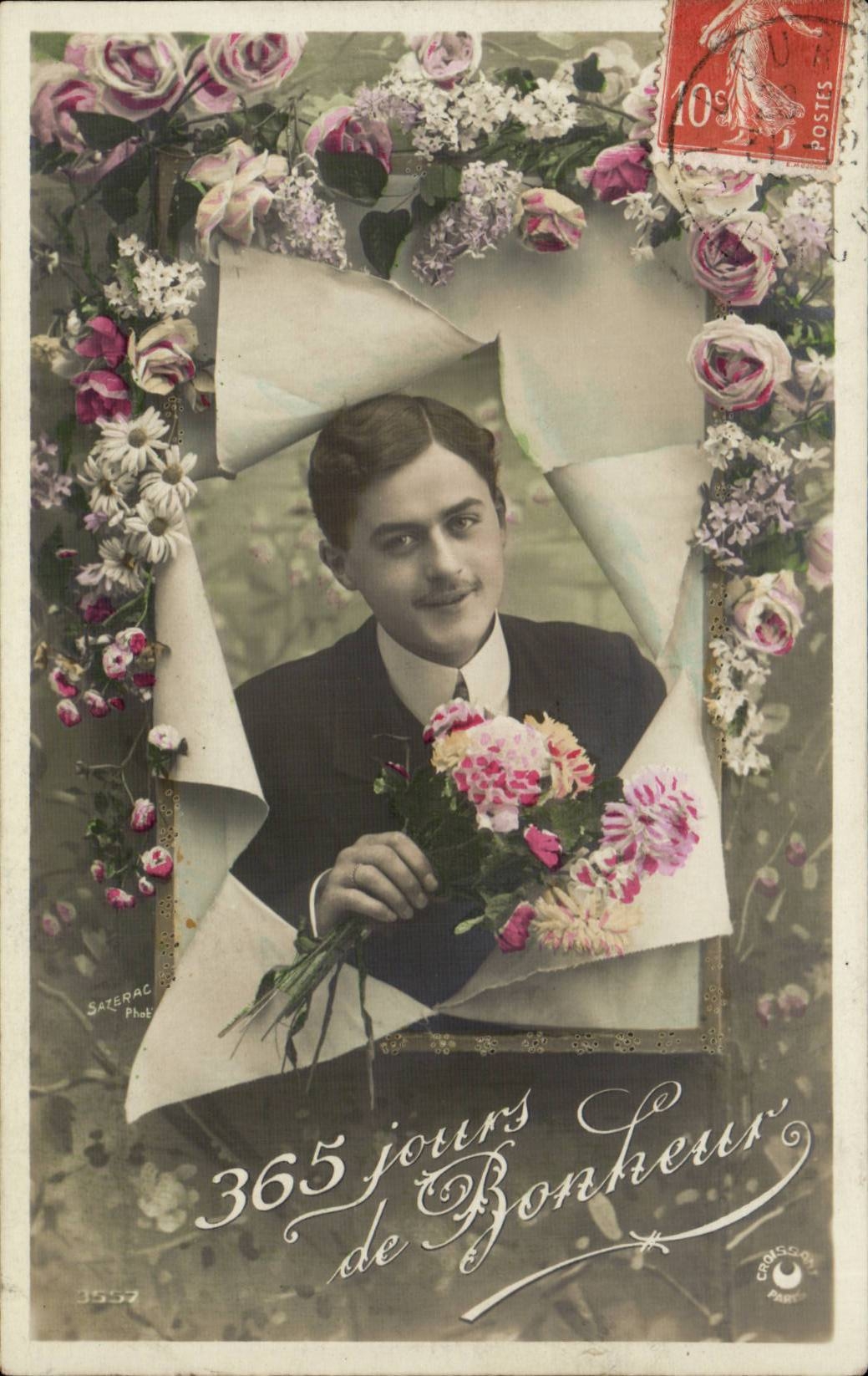 Homme avec bouquet — 365 jours de Bonheur — SATERAC Phot. n° 1557