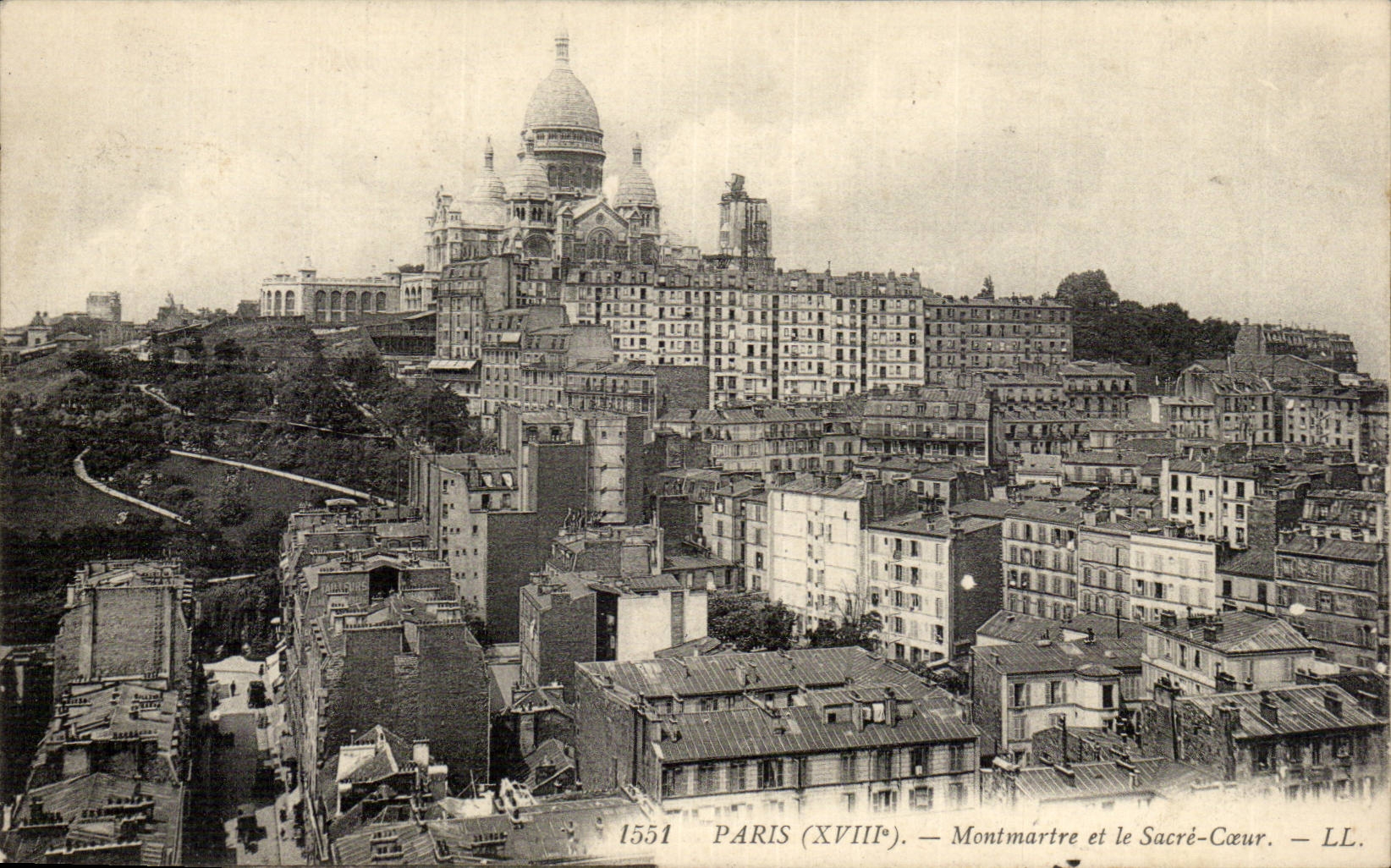 Paris CPA Montmartre et le SAcre Coeur