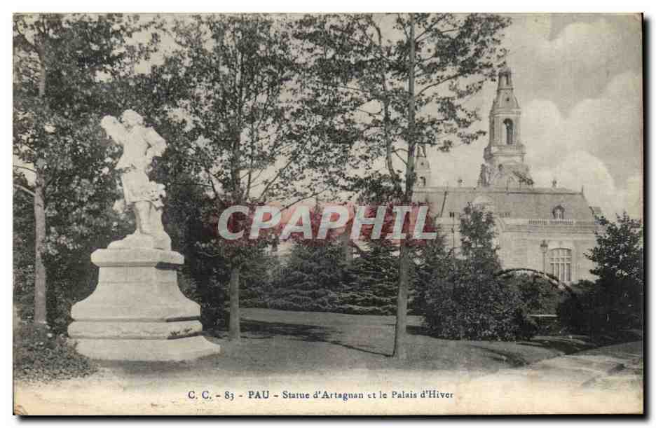 Pau - Statue d'Artagnan et le Palais d'Hiver — C.C. - 83