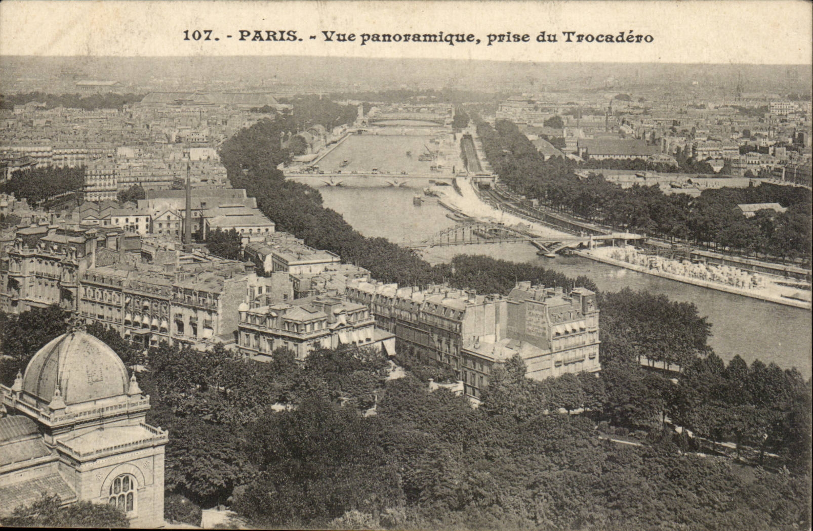 CPA Paris Vue panoramique prise du Trocadero