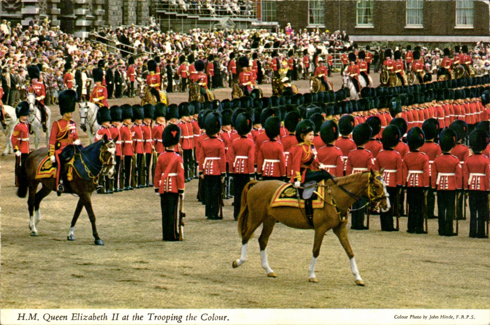 CPM Londres London Queen Elisabeth II at the trooping the colour