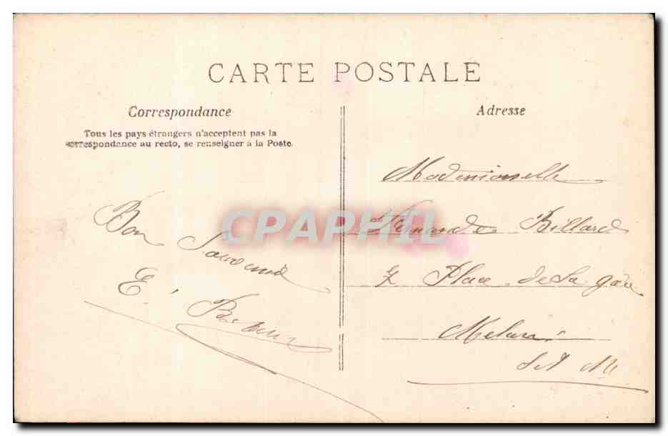 Homme en costume de soirée tenant un bouquet — Anniversaire — Éditeur non identifiable, n° de série non visible — Verso