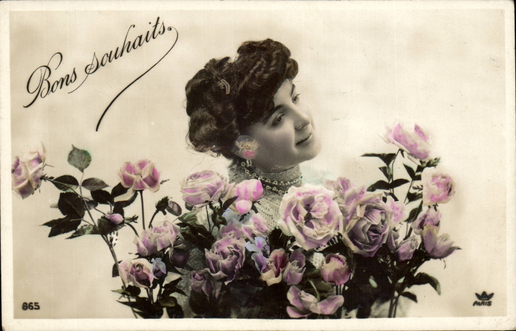 Femme avec bouquet de roses — Paris — éditeur PARIS n° 865