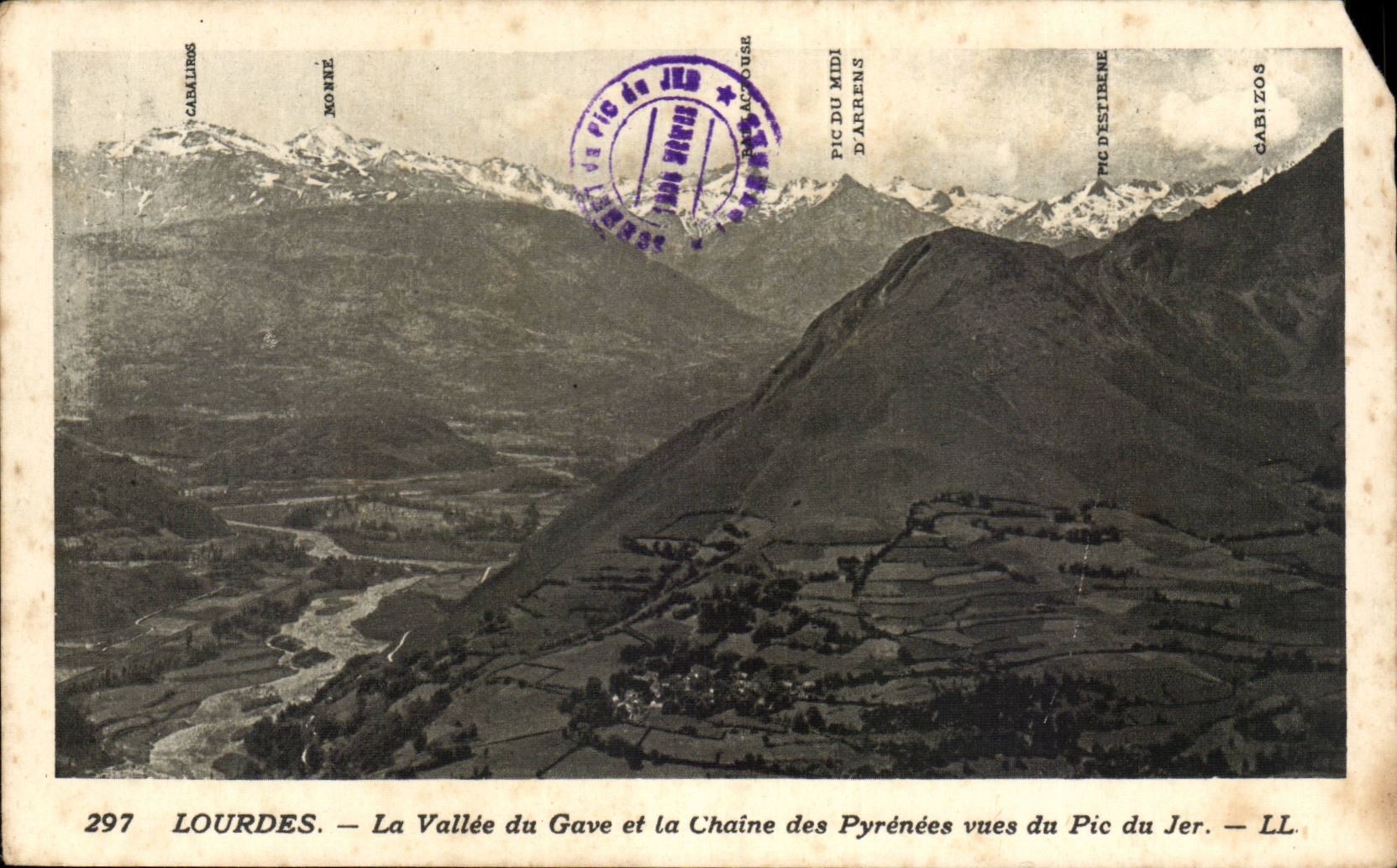 CPA Lourdes la vallee du Gave et la chaine des Pyrenees vues du pic du Jer
