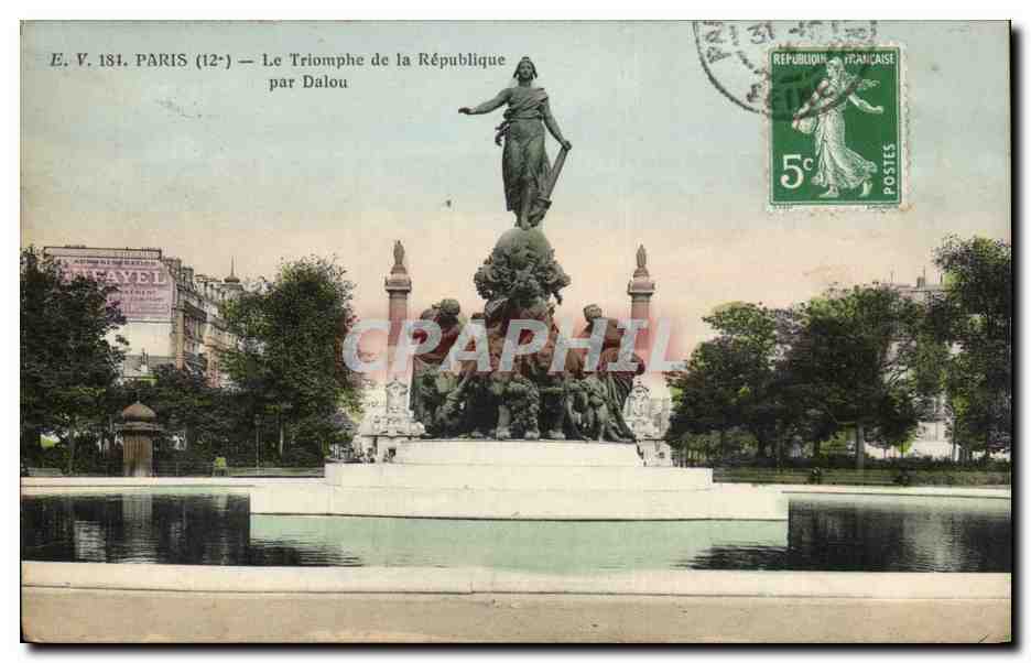 Paris CPA Triomphe de la Republique par Dalou
