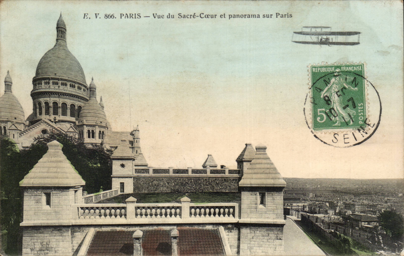 Paris CPA Avion Aeroplane Vue su Sacre Coeur et panorama de Paris