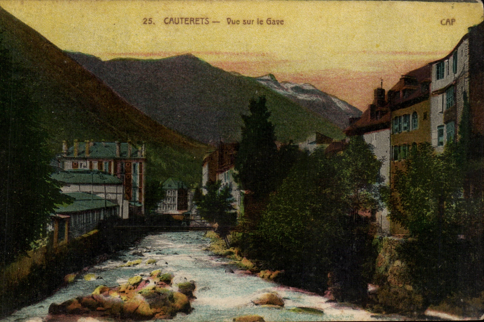 Cauterets CPA Vue sur le GAve