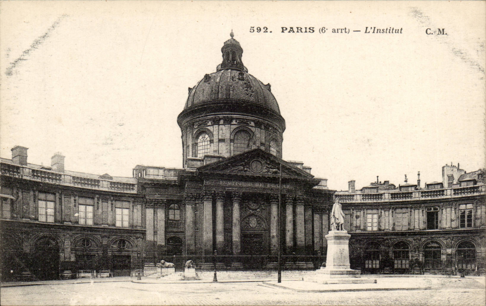 Paris cPA L'institut