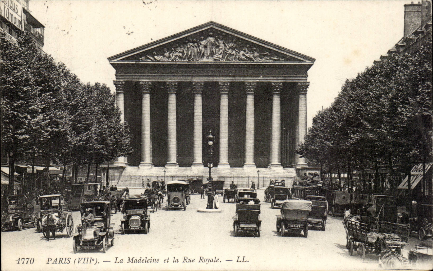 Paris CPA La Madeleine et la rue Royale