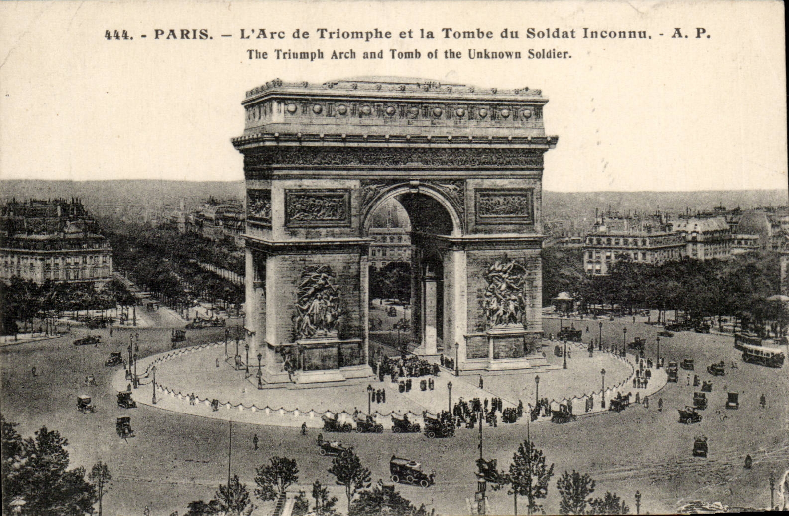 Paris CPA Arc de triomphe et la tombe du soldat inconnu