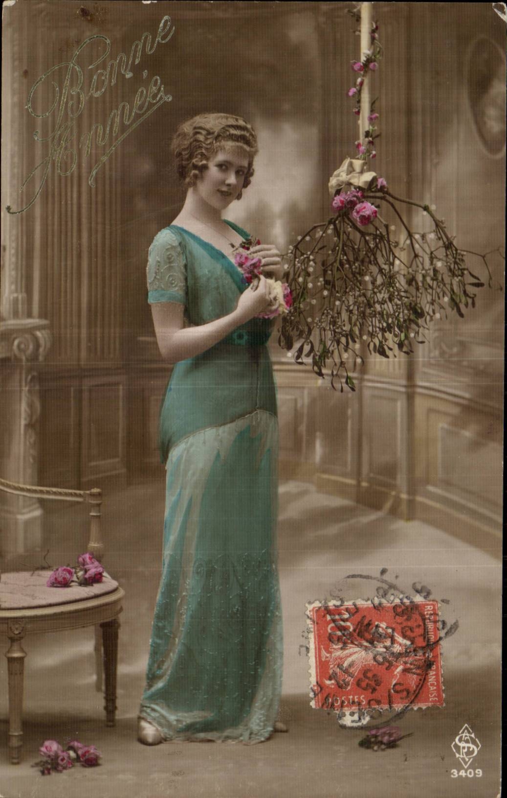 Femme en robe verte tenant un gui — éditeur 'Postes Françaises' n°3409