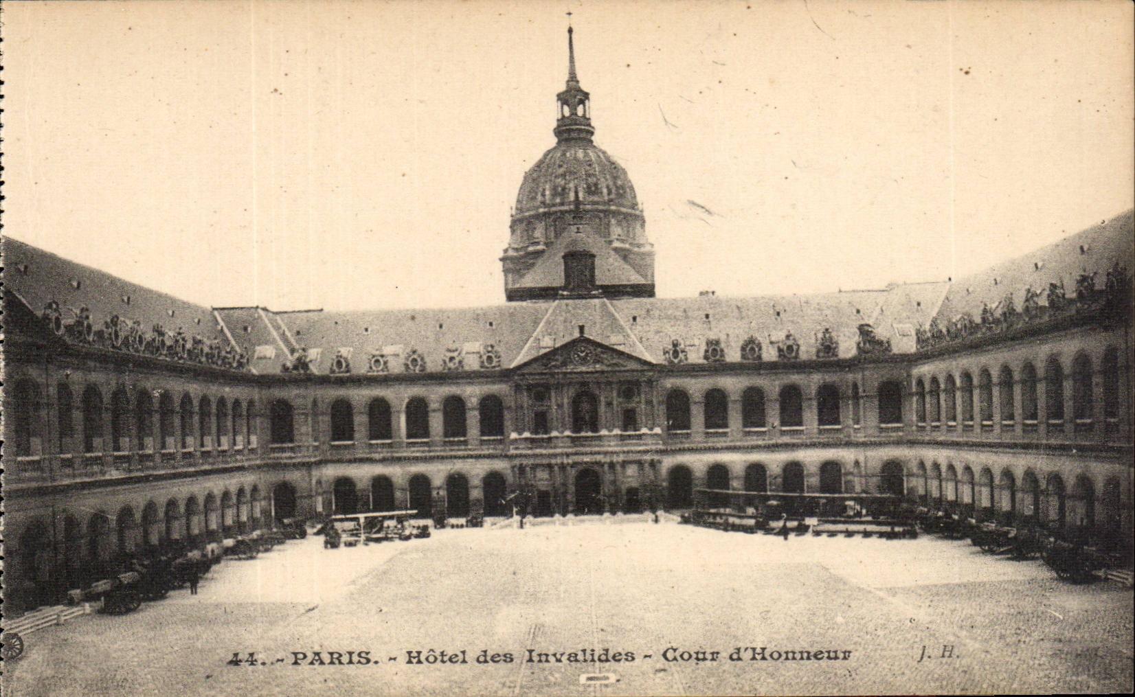 Paris - 7 - Hotel des Invalides - Cour d'Honneur - CPA 