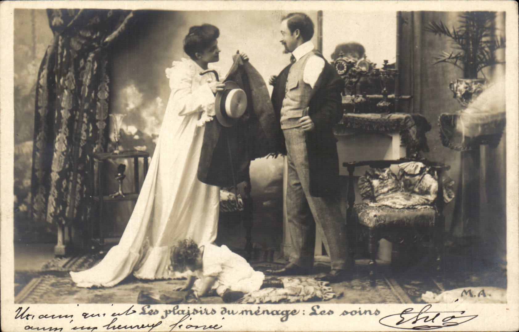 Fantaisie - Couple and baby - Goodbye Papa Les plaisirs du menage Les soins CPA 