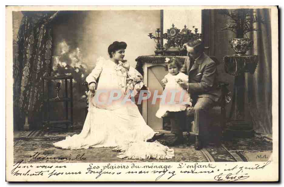 Fantaisie - Couple and baby - bebe Les plaisirs du menage L'enfant CPA 