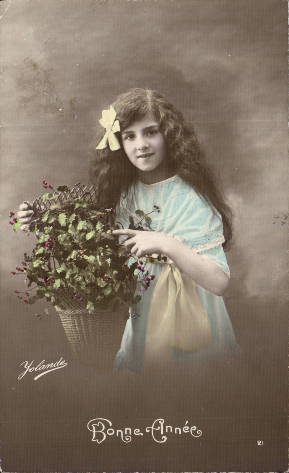 Fantaisie - Enfant - Little girl with long beautiful hair CPA 