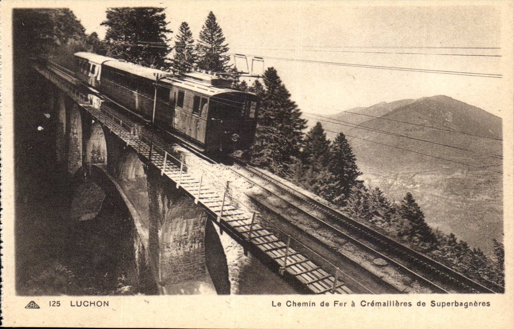 Luchon - Le Chemin de Fer a Cremailleres de Superbagneres - train - zug - - CPA 