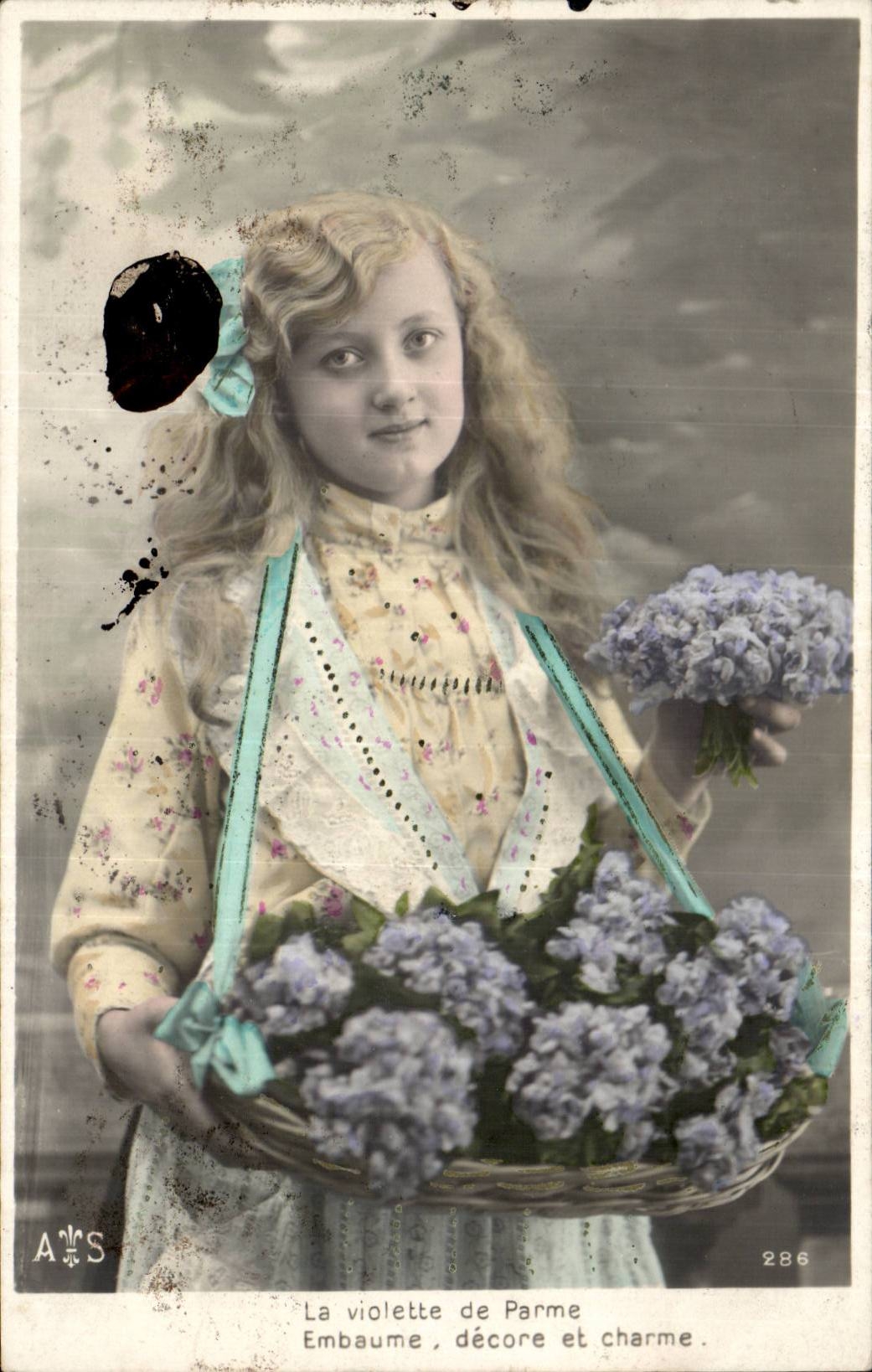 Fantaisie - Enfant - Little Girl with long hair - CPA 