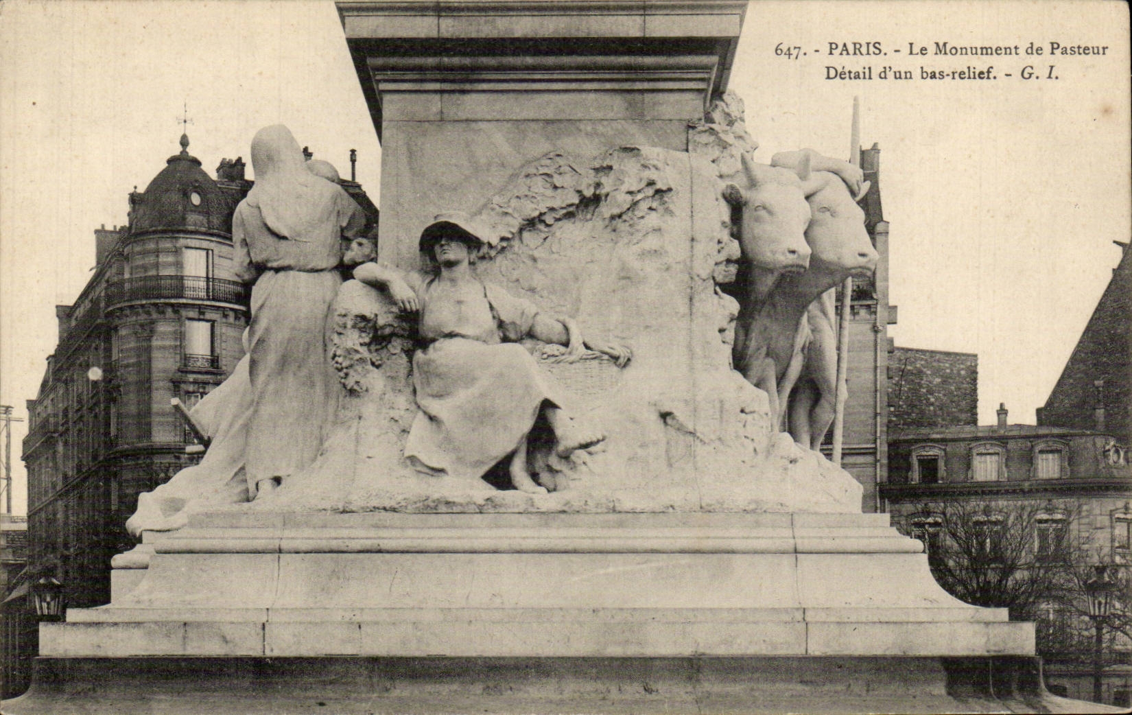 CPA Paris Avenue de Breteuil Monument de Pasteur DEtail d'un bas relief