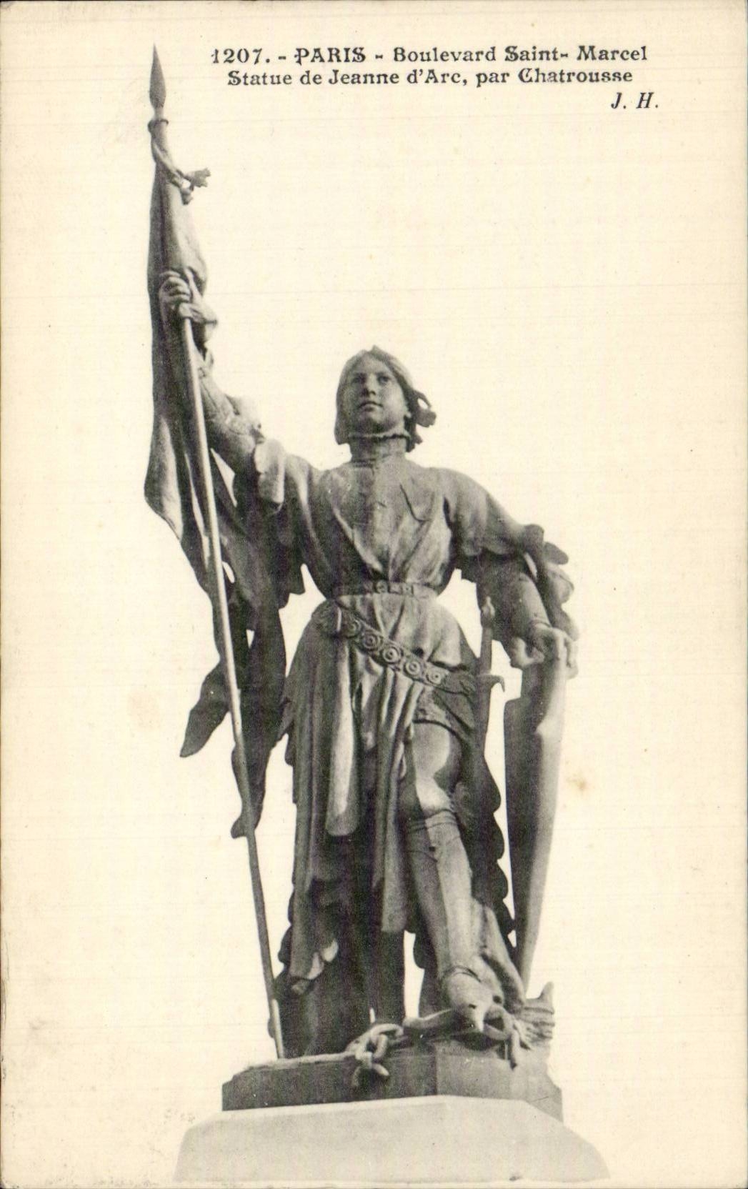 CPA Paris Boulevard St Marcel Statue de Jeanne d'arc par Chatrousse