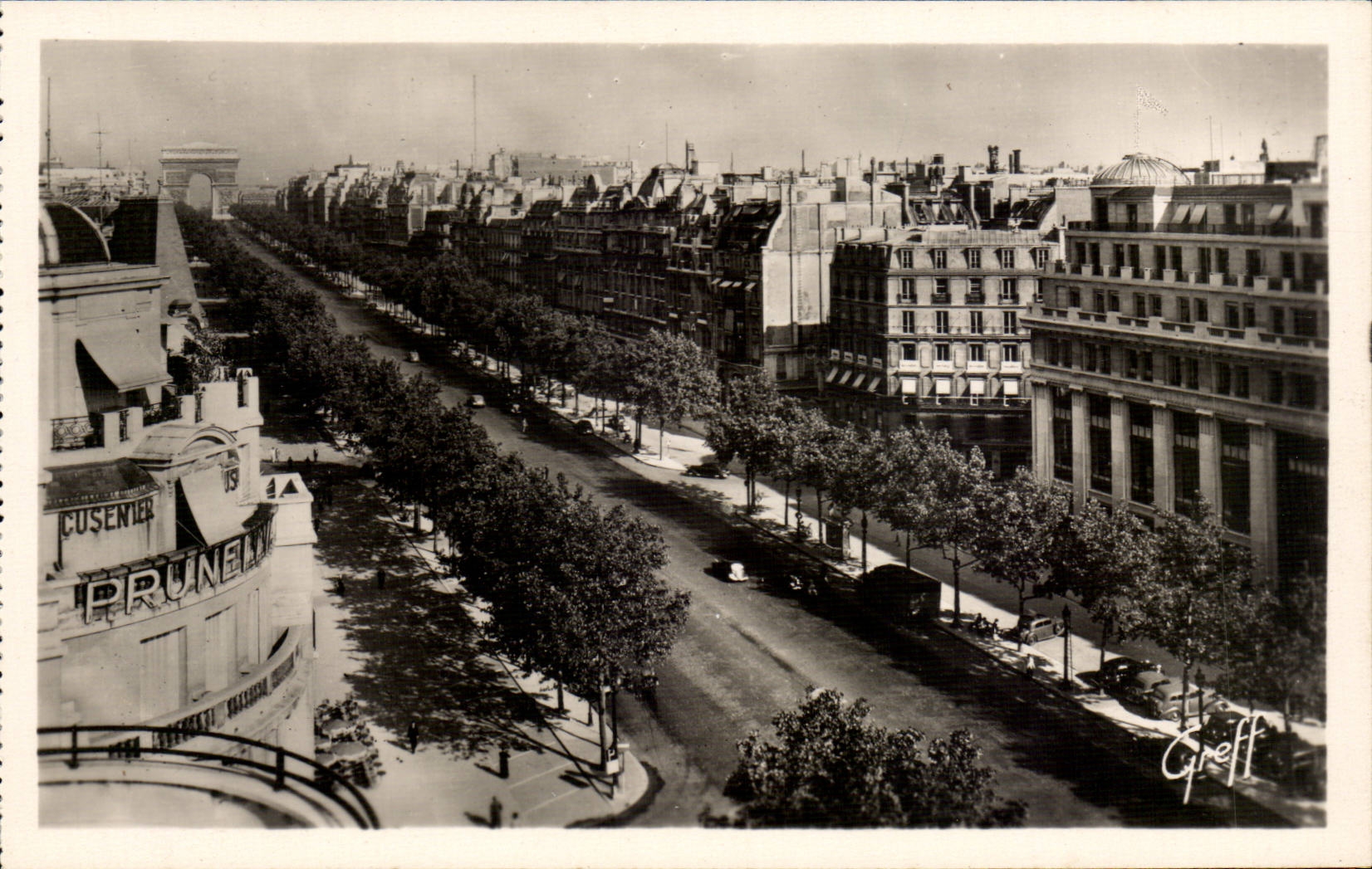 CPA Paris Avenue des Champs Elysees