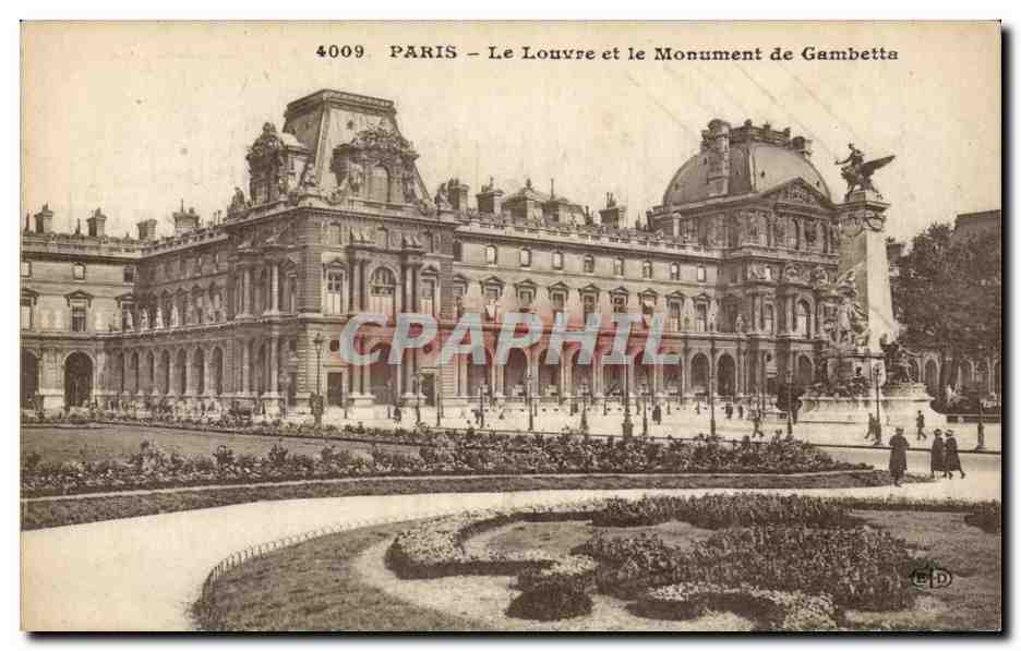 Paris CPA Le Louvre et le monument de Gambetta