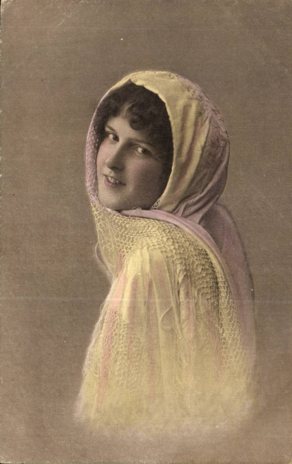 CPA Fantaisie Femme 