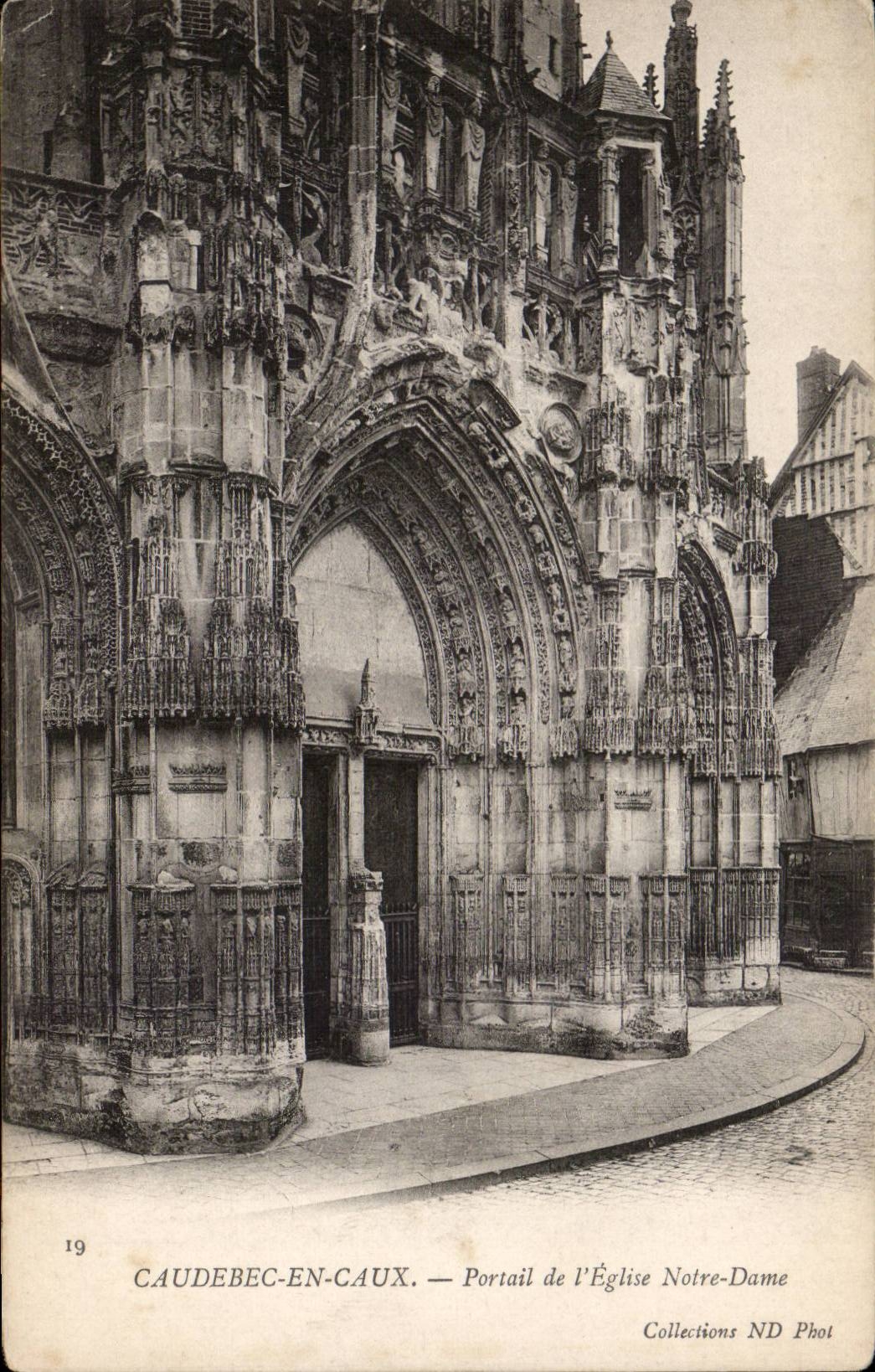 CPA Caudebec en Caux Portail de l'eglise Notre DAme
