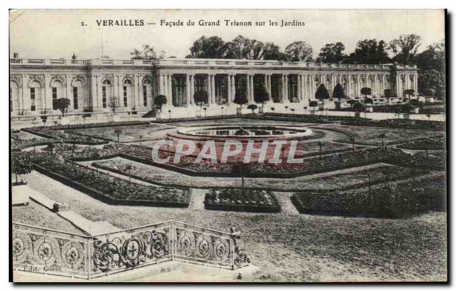CPA Versailles Facade du grand Trianon sur les jardins