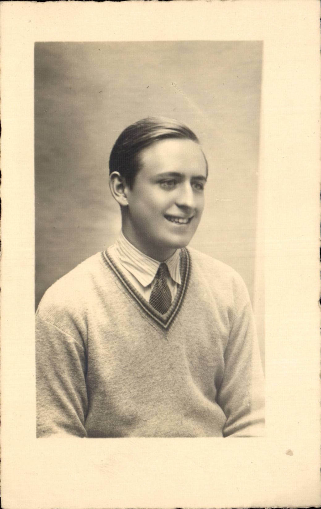 CARTE PHOTO Jeune homme