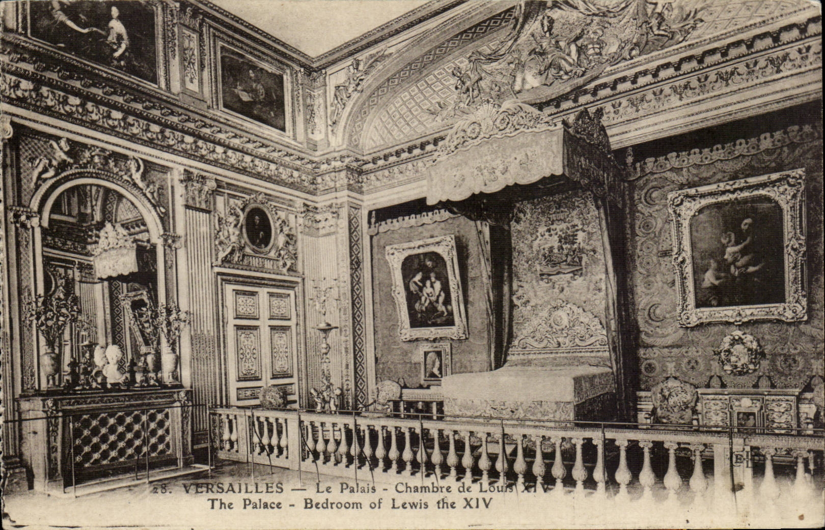 CPA Versailles Le palais Chambre de Louis XV