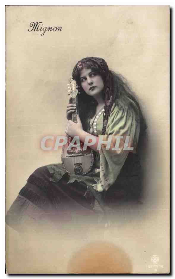Mignonne — danseuse et musicienne — éditée par la Société des Cartes Postales
