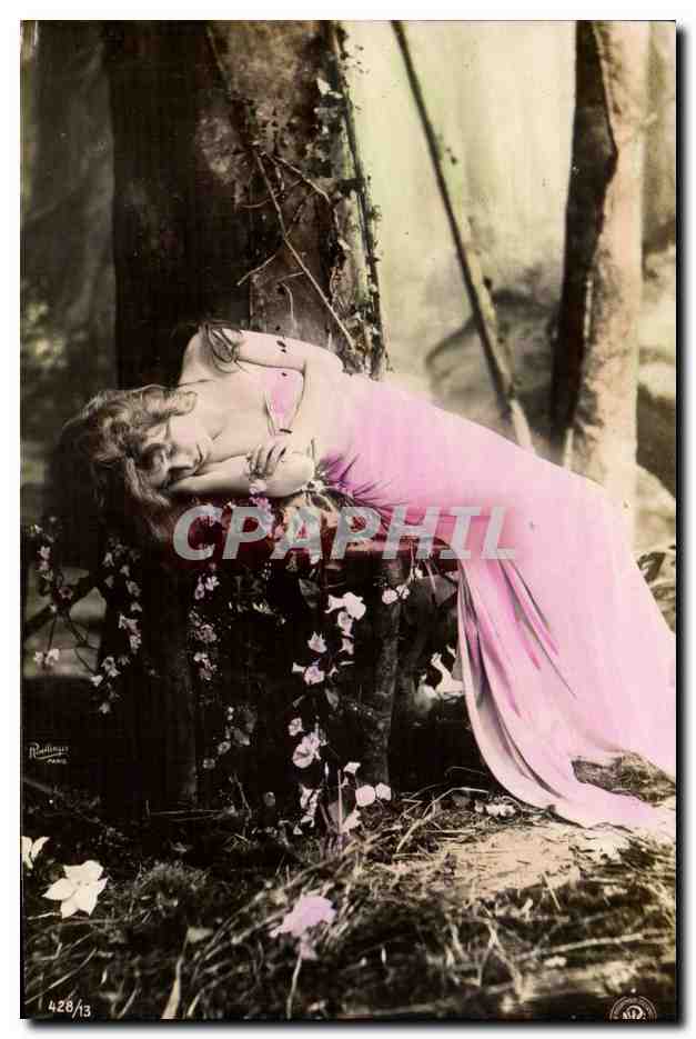 Fantaisie - Femme - Beautifum woman sleeping in the woods - CPA 
