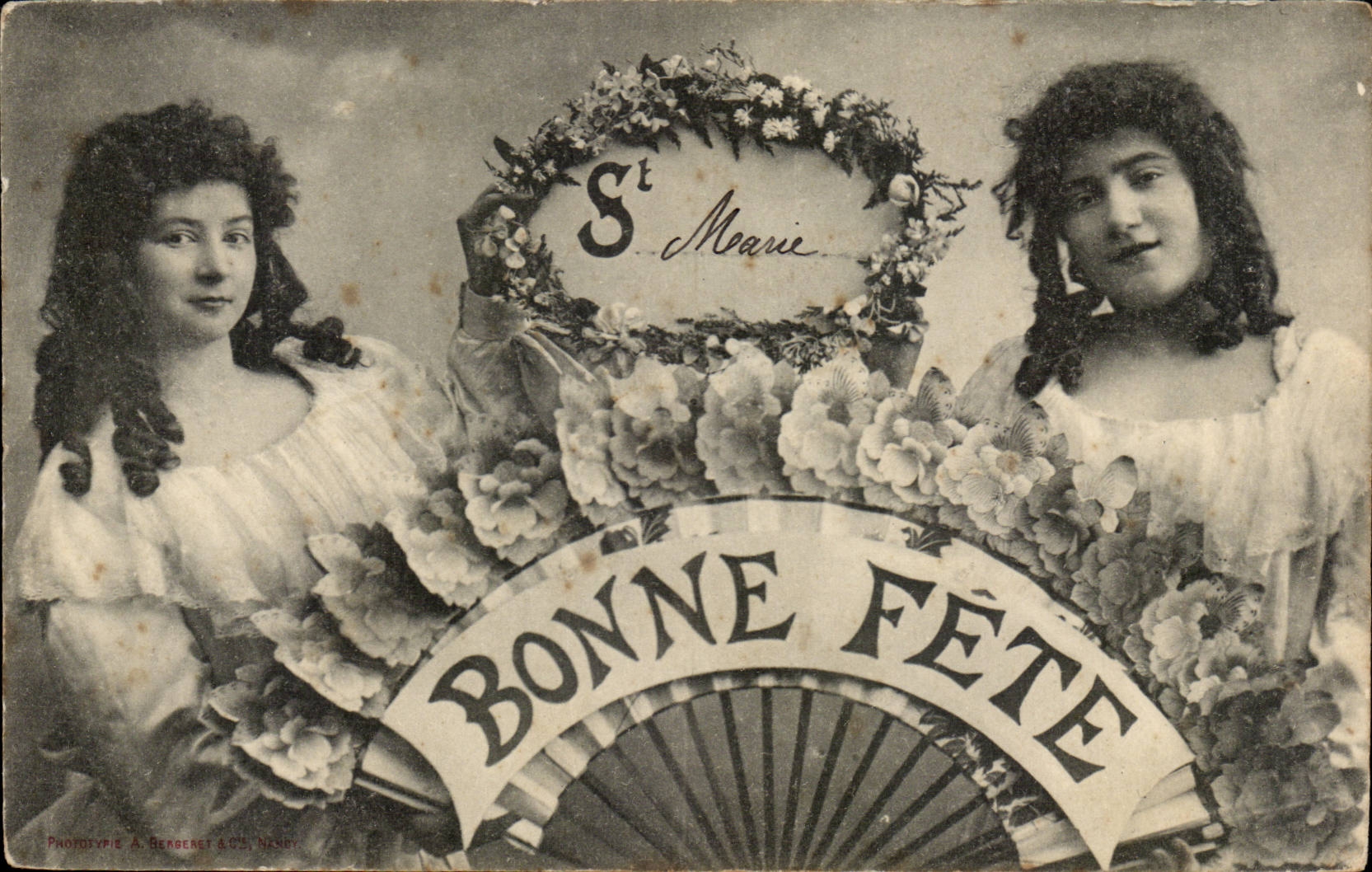 Dos jóvenes mujeres — Santa María — Fototipia A. Berberet & Cie, Nenon