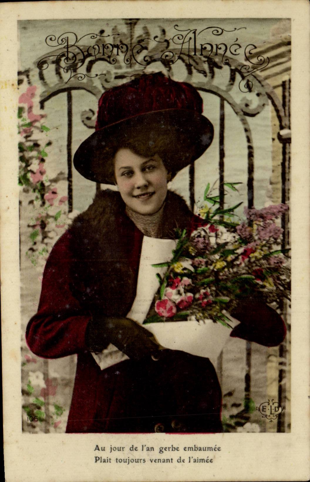 Femme en manteau rouge tenant un bouquet — Bonne Année — E.D. n°106
