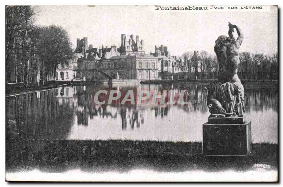 Fontainebleau - Vista sull'étang — statua in primo piano — editore STERNE FRANCE