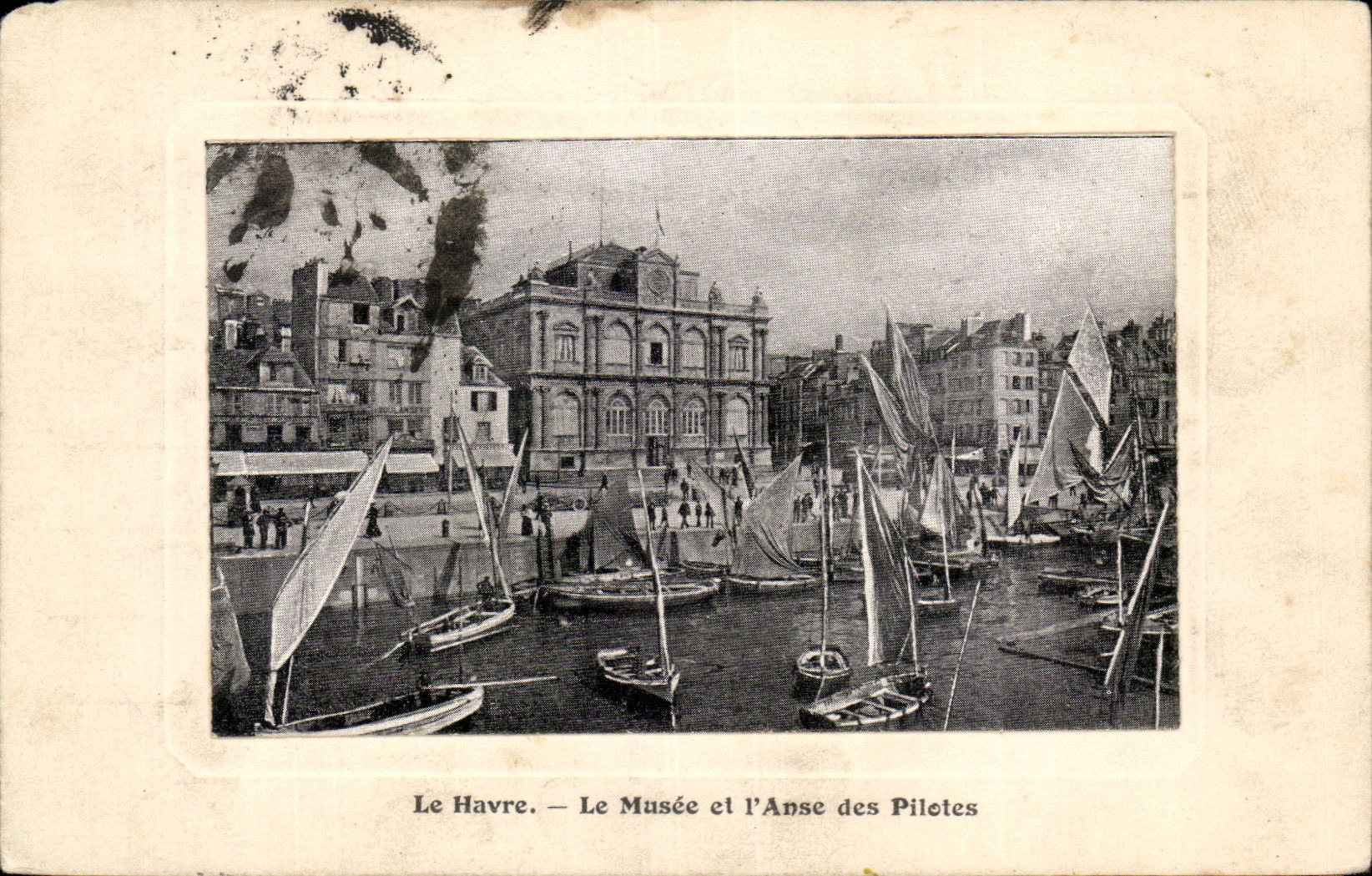 Le Havre CPA Le musee et l'anse des pilotes