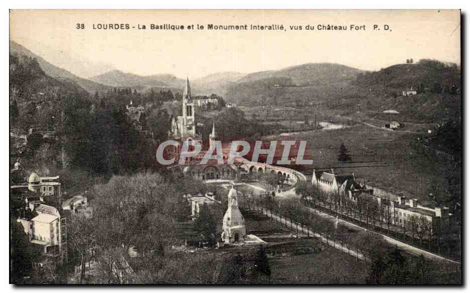CPA Lourdes La basilique et le monument interallie vus du chateau fort