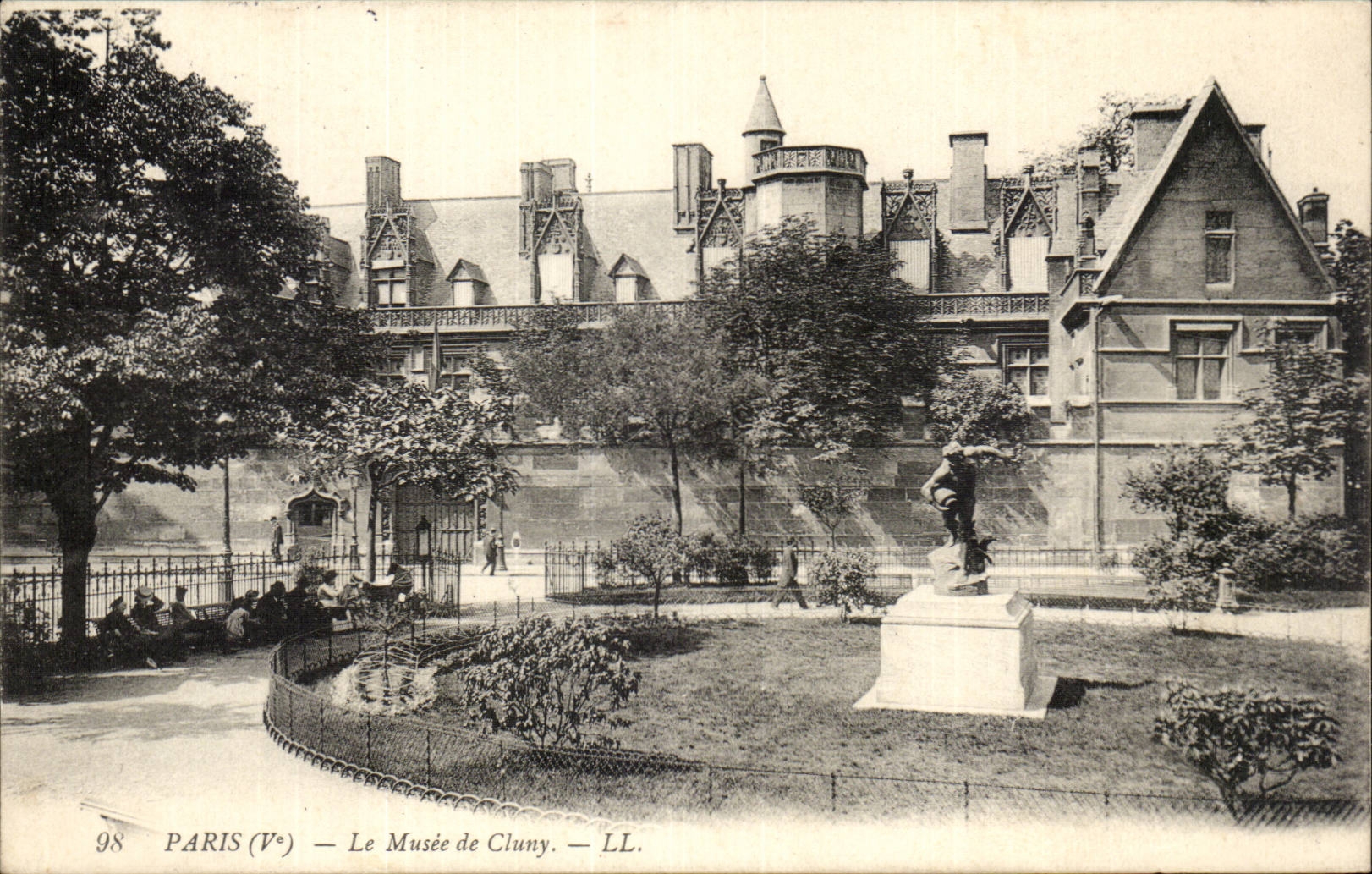 Paris CPA Le musee de Cluny