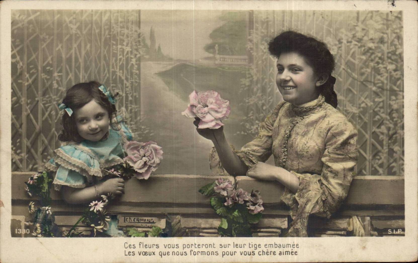 Femmes et enfant avec roses — S.I.P. — n° 1330