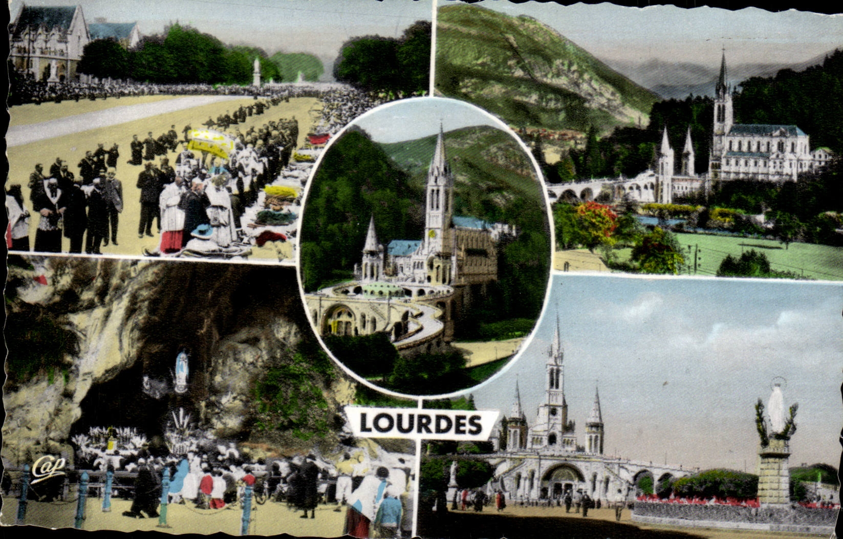 CPA Lourdes Benediction des malades La basilique et la grotte