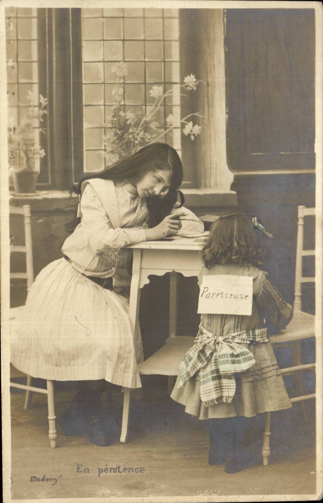 CPA Fantaisie Enfant En penitence Paresseuse