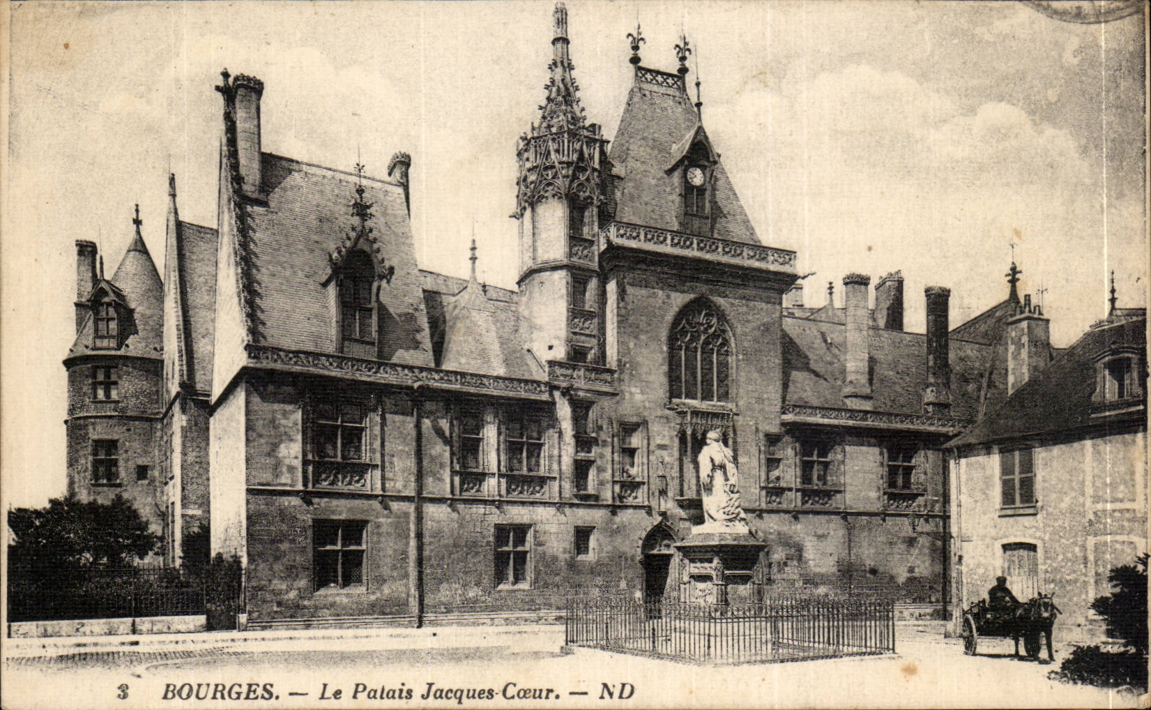 CPA Bourges Le palais Jacques Coeur