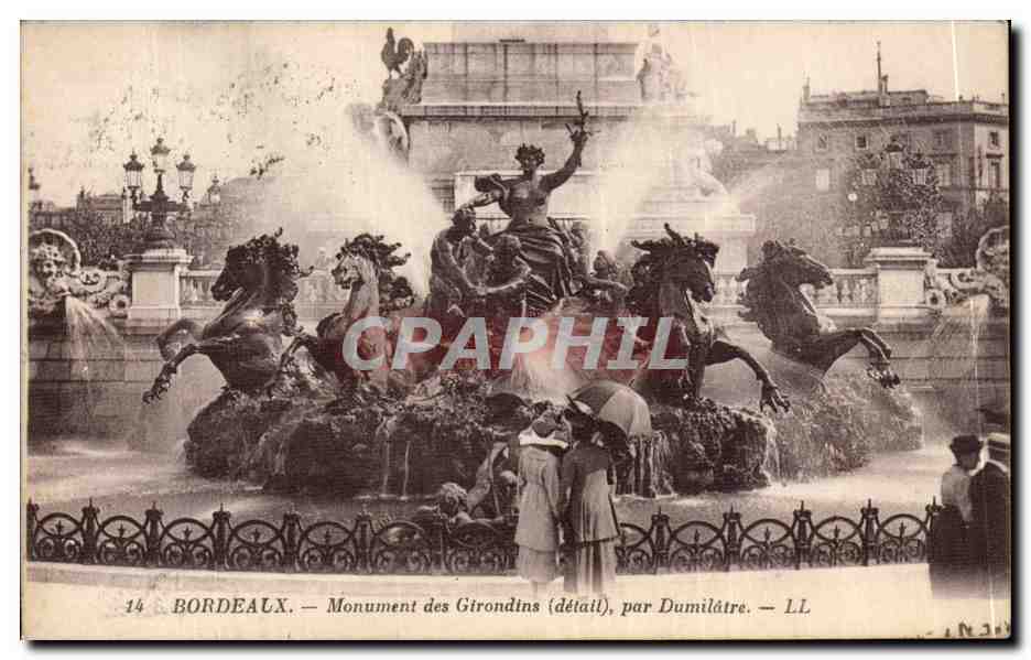 Bordeaux CPA Monument des Girondinspar Dumilatre