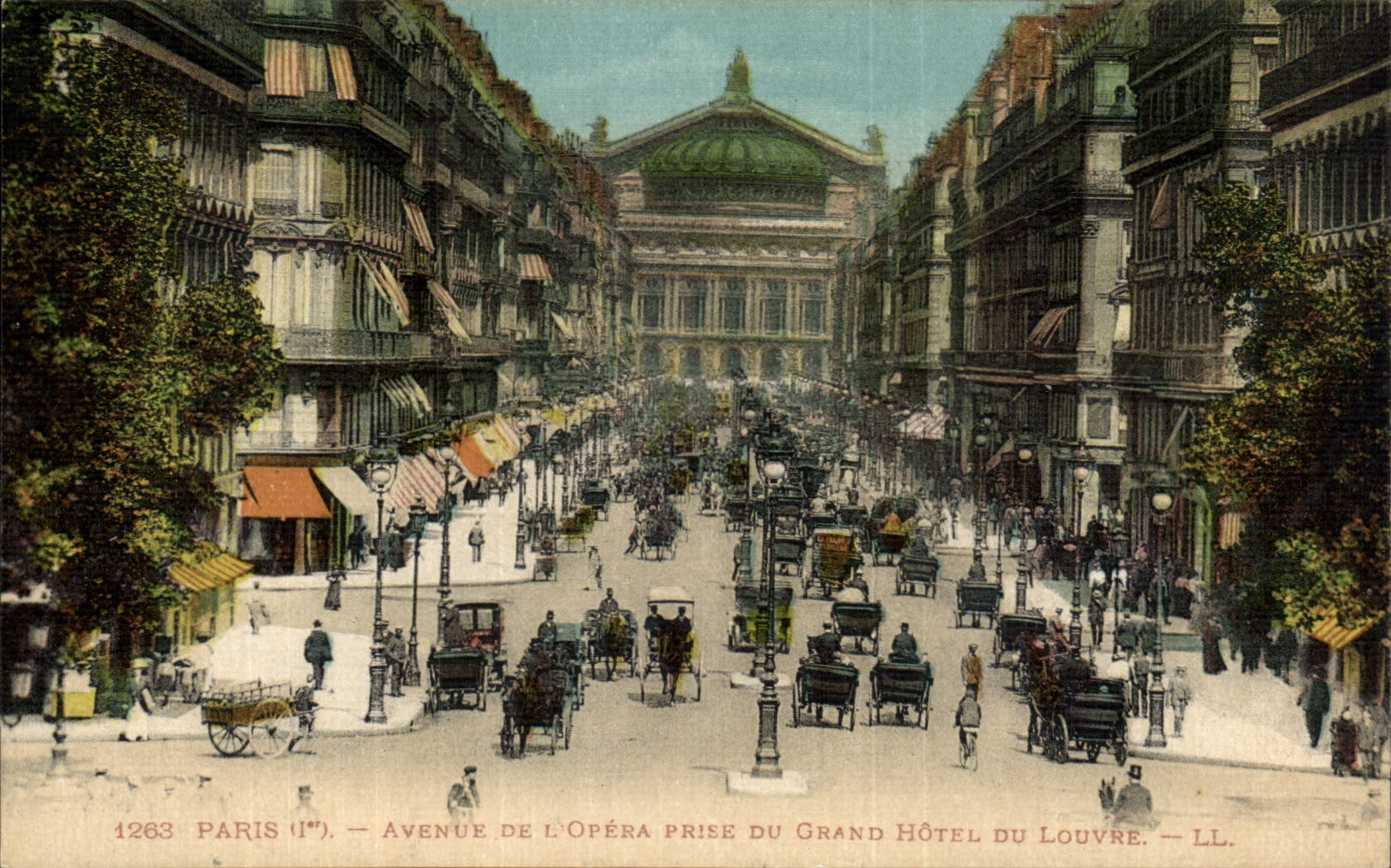 Paris CPA Avenue de l'opera prise du grand hotel du Louvre