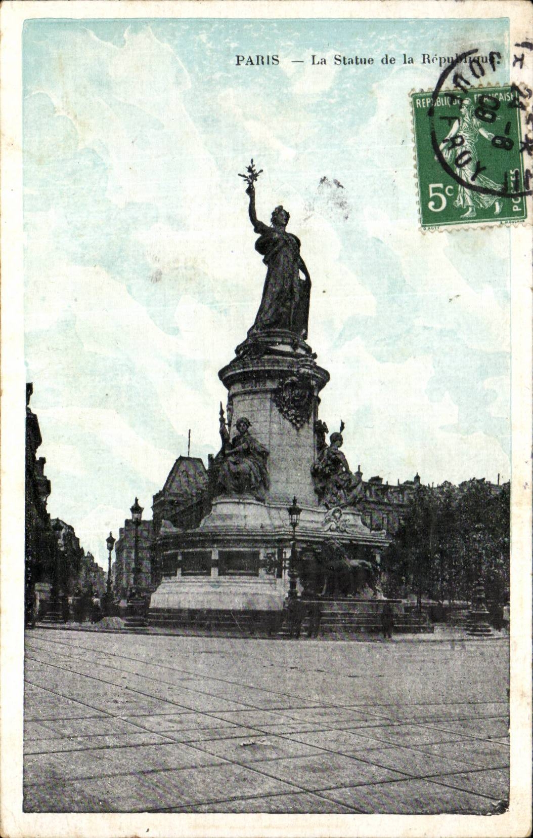 Paris CPA La statue de la Republique
