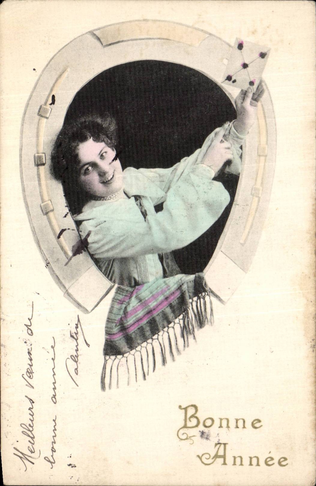 Femme souriante dans un hublot — Bonne Année — Postkarte No. 886