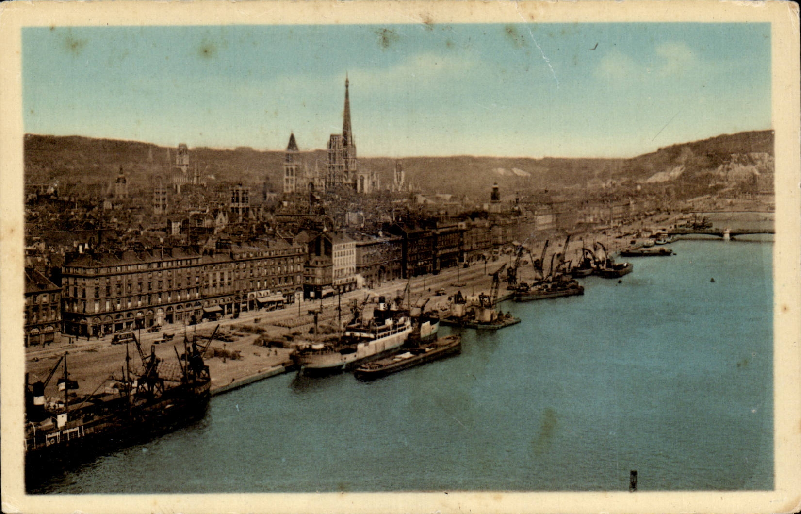 CPA Rouen La ville musee Vue generale prise du transbordeur