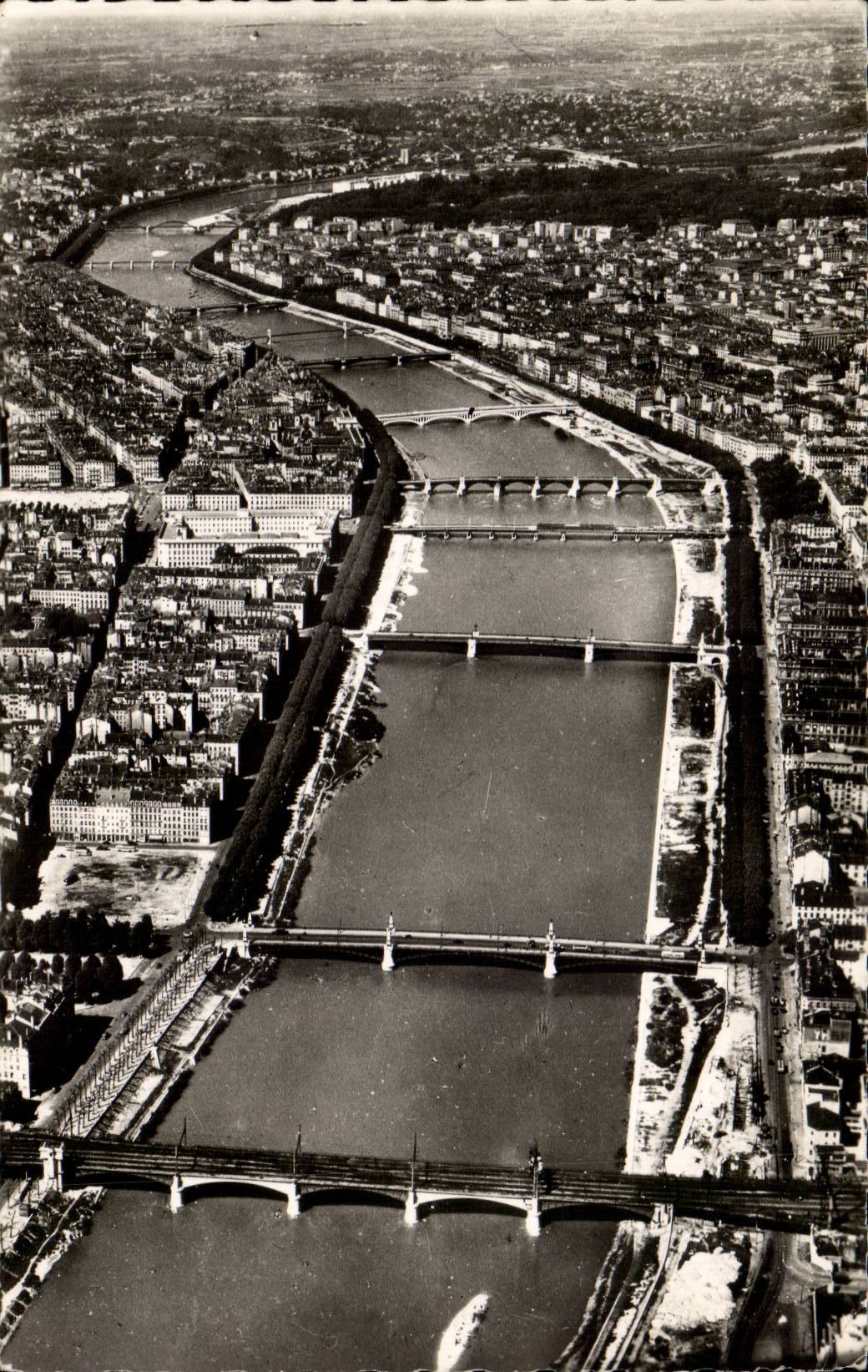 Lyon CPM Vue aerienne perspective des ponts sur le Rhone