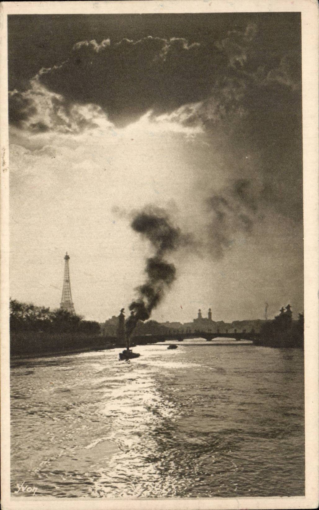 Paris CPA Effet d'eclairage sur la Seine Tour Eiffel